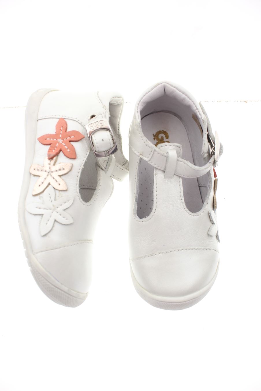 Zapatos de GBB de la talla 23 de segunda mano