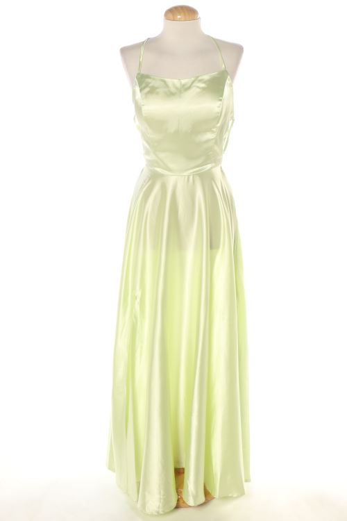 Aufwändiges Kleid