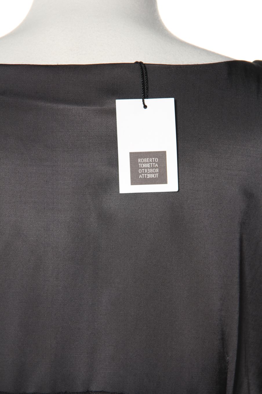 Robe Roberto Torretta de la taille 44, de couleur noir