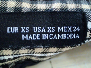 Pantalon Zara de la taille XS, de couleur carreaux