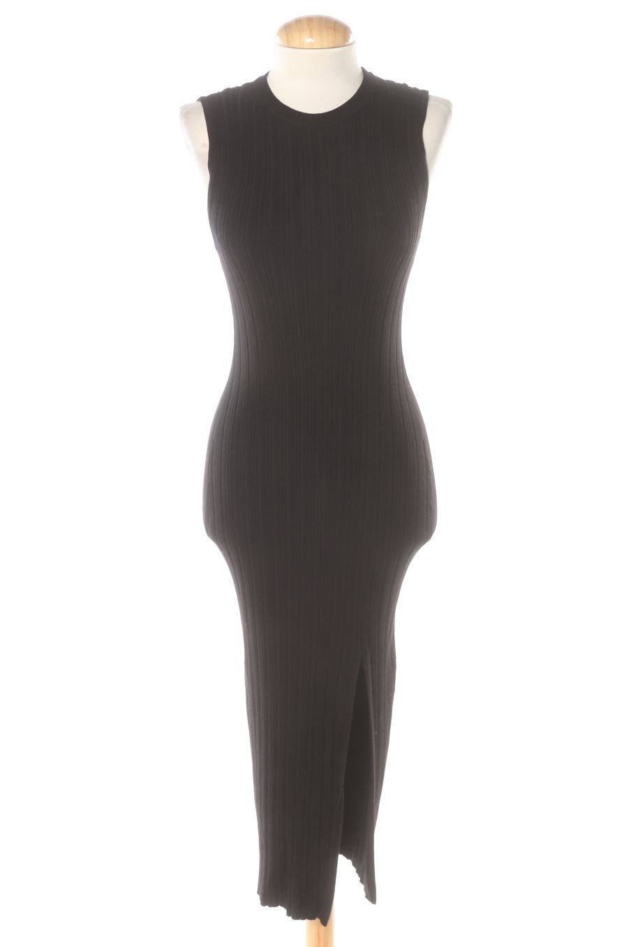 Robe casual Bershka de la taille M, de couleur noir