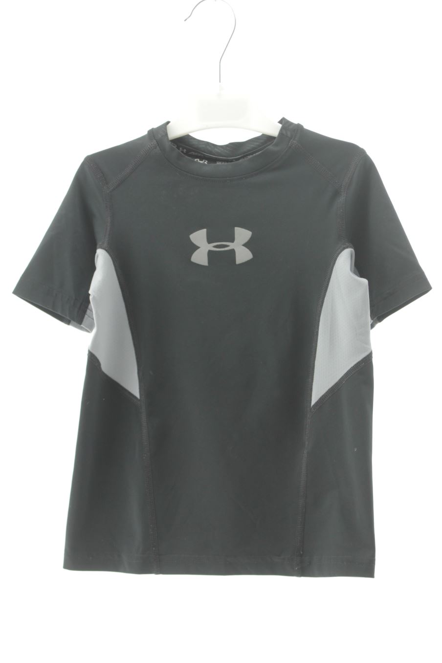 T-shirt Under Armour de la taille 7 ans de seconde main