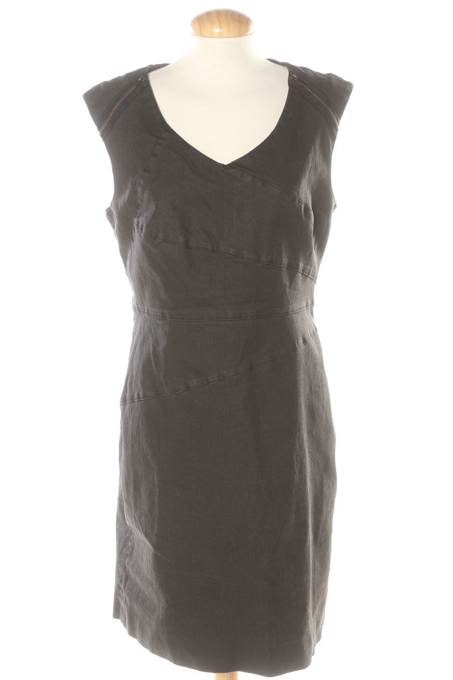 Robe casual IKS de la taille XL, de couleur noir