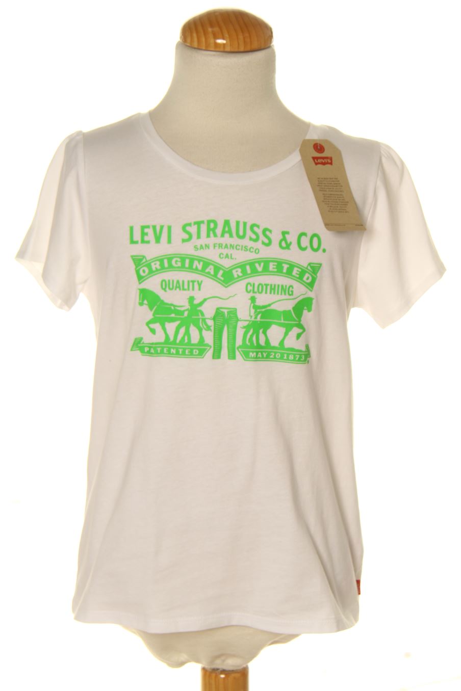 T-shirt Levi's de la taille 16 ans avec une étiquette