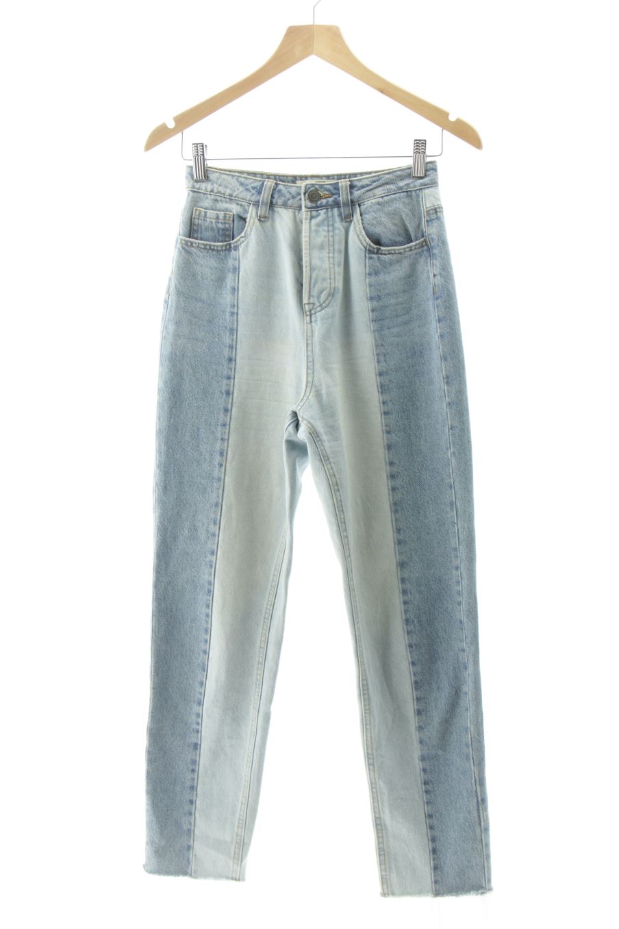 Jeans Stradivarius de la taille 34, de couleur bleu de denim