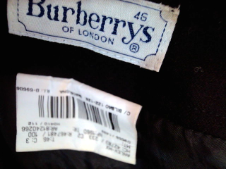 Jupe Burberry de la taille 46, de couleur noir