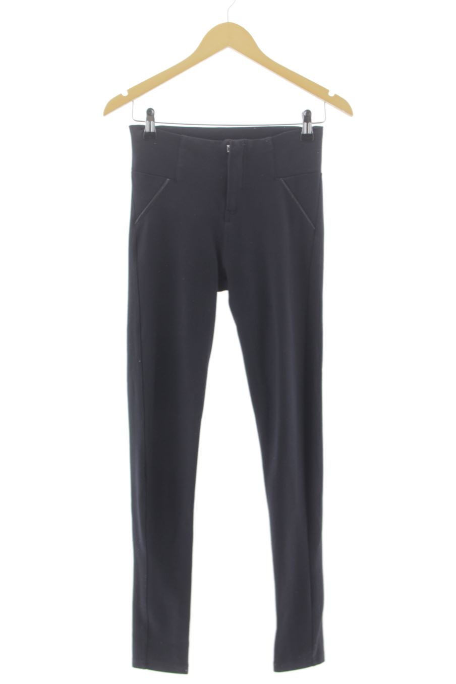 Legging de Stradivarius de la talla 34, de color negro