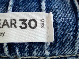 Pantalón corto de Pull & Bear de la talla 40, de color azul de ropa vaquera