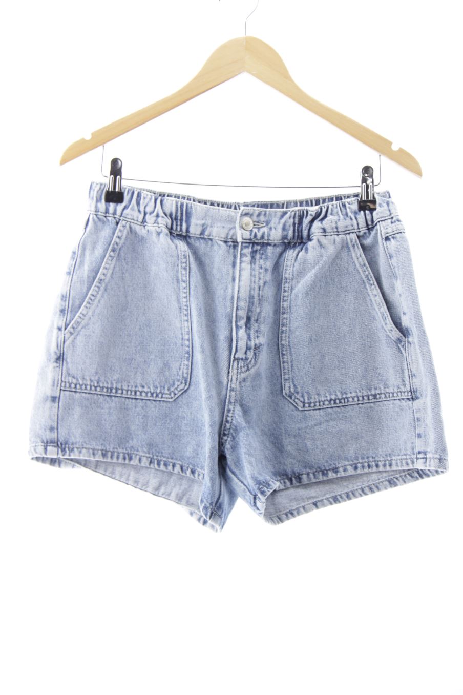 Pantalón corto de Pull & Bear de la talla 40, de color azul de ropa vaquera