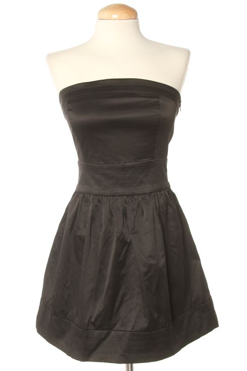 Aufwändiges Kleid