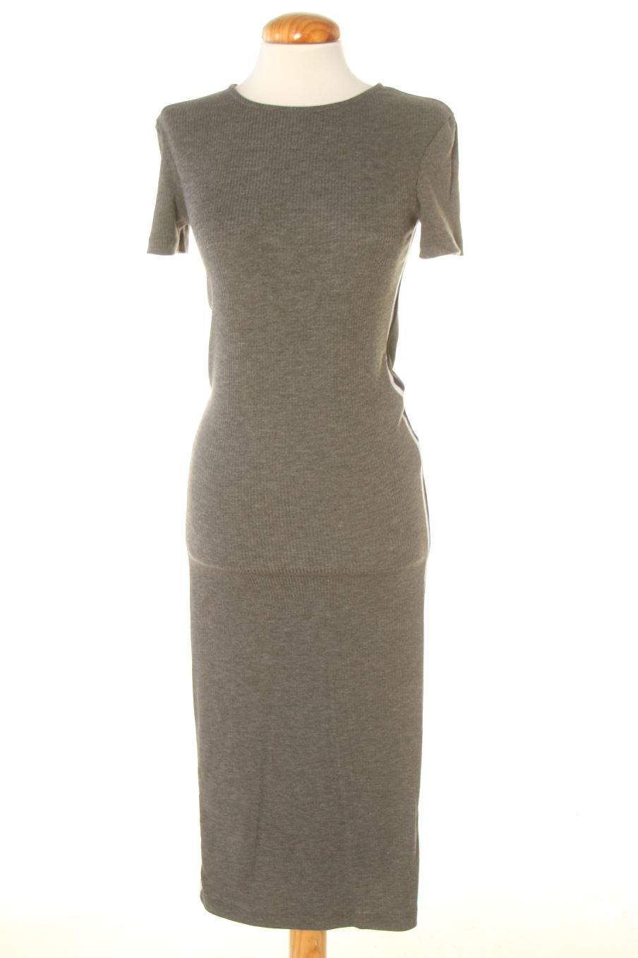 Vestido casual de Stradivarius de la talla M, de color gris