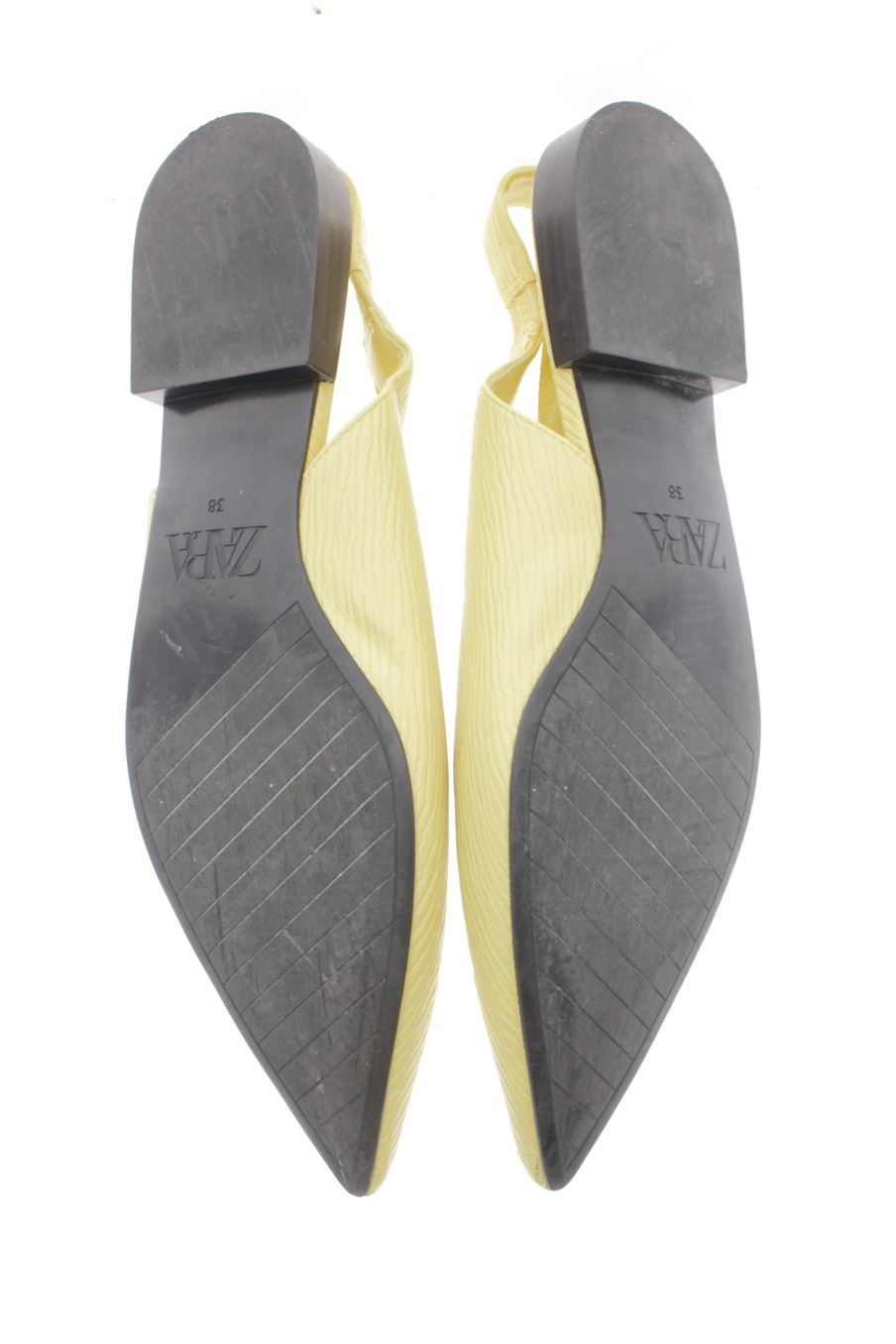 Zapatos planos de Zara de la talla 38, de color amarillo de