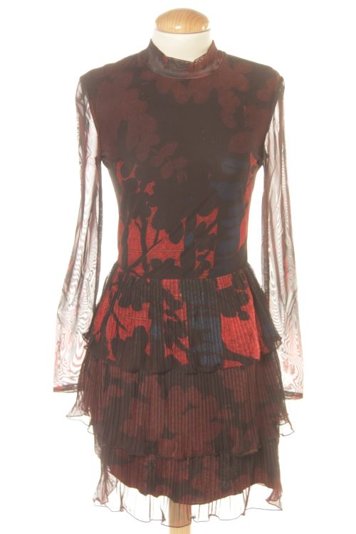 Aufwändiges Kleid