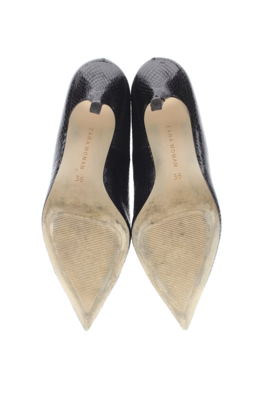 Zapatos de tacon de Zara de la talla 36, de color negro de