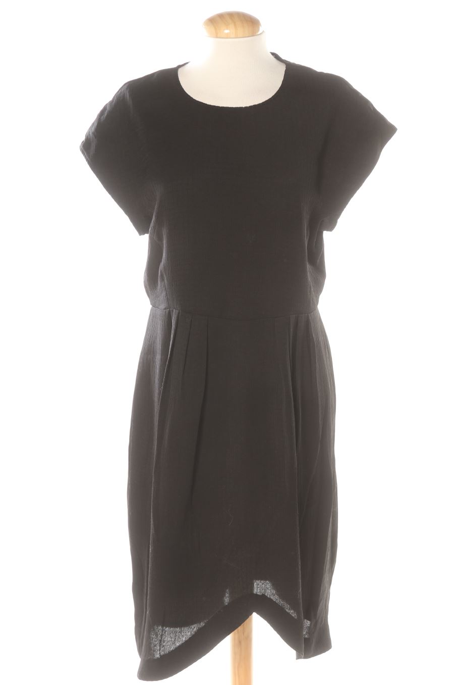 Robe Intropia de la taille 42, de couleur noir