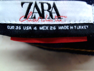 Jeans Zara de la taille 36, de couleur bleu de denim