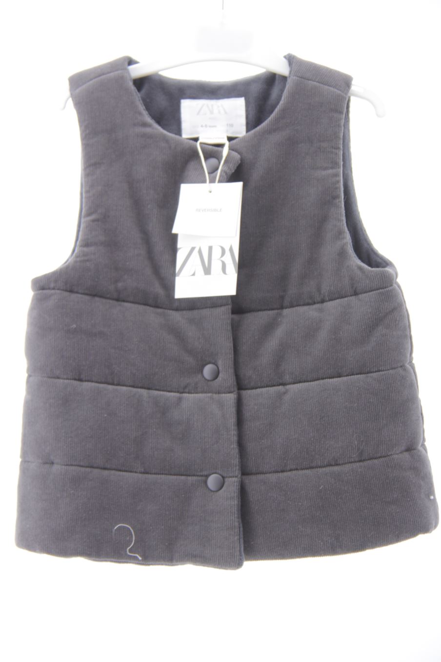 Chaleco de abrigo de Zara de la talla 4 años con etiqueta