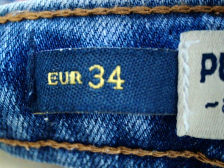 Jeans Pull & Bear de la taille 34, de couleur bleu de denim