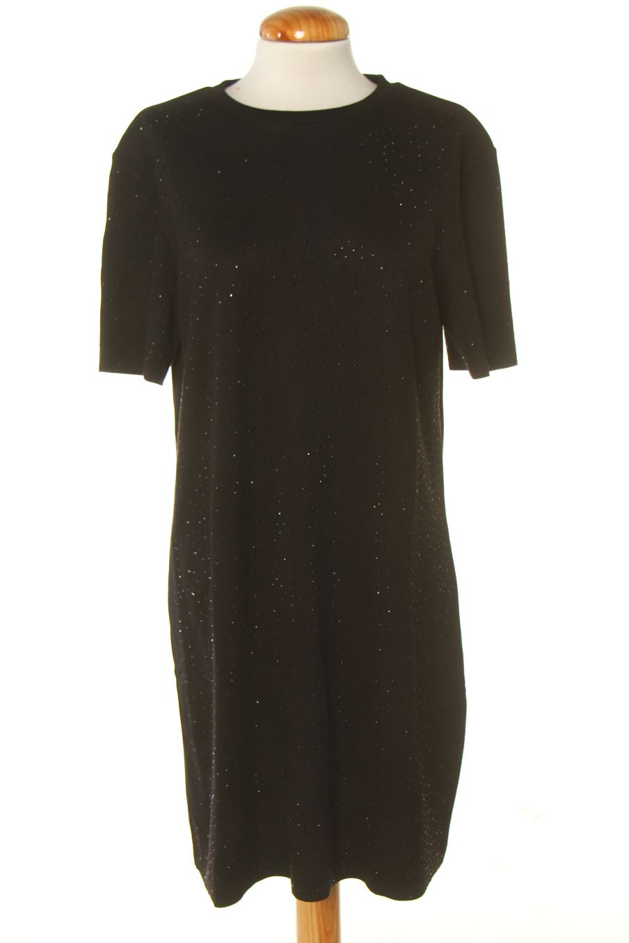 Vestito de Zara de la talla M, de color nero