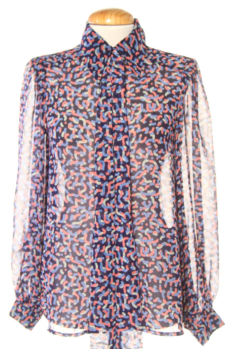 Chemise bimani de la taille M, de couleur imprimés