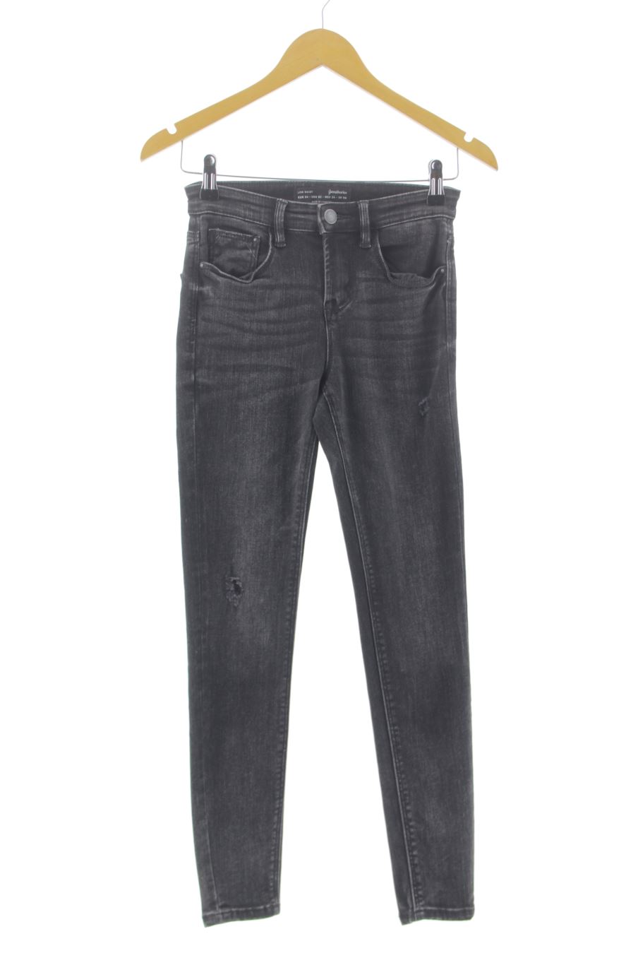 Vaquero de Stradivarius de la talla 34, de color negro de ropa vaquera