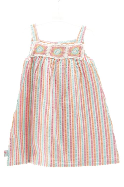 Aufwändiges Kleid
