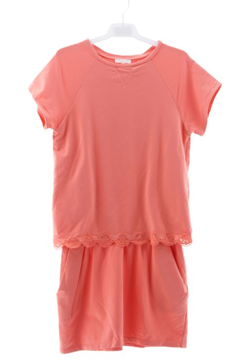 Aufwändiges Kleid