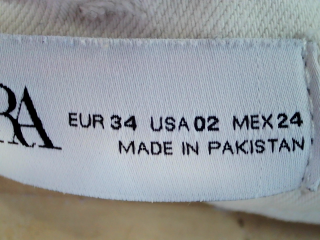 Jeans Zara de la taille 34, de couleur blanc de denim