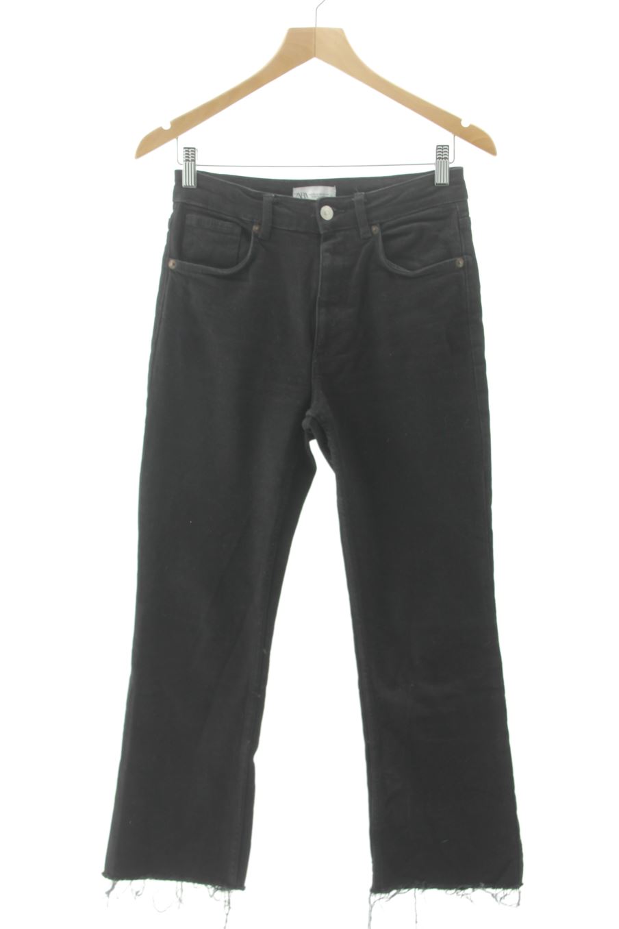Jeans Zara de la taille 38, de couleur noir de denim