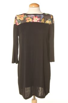 Einfaches Kleid M Venca