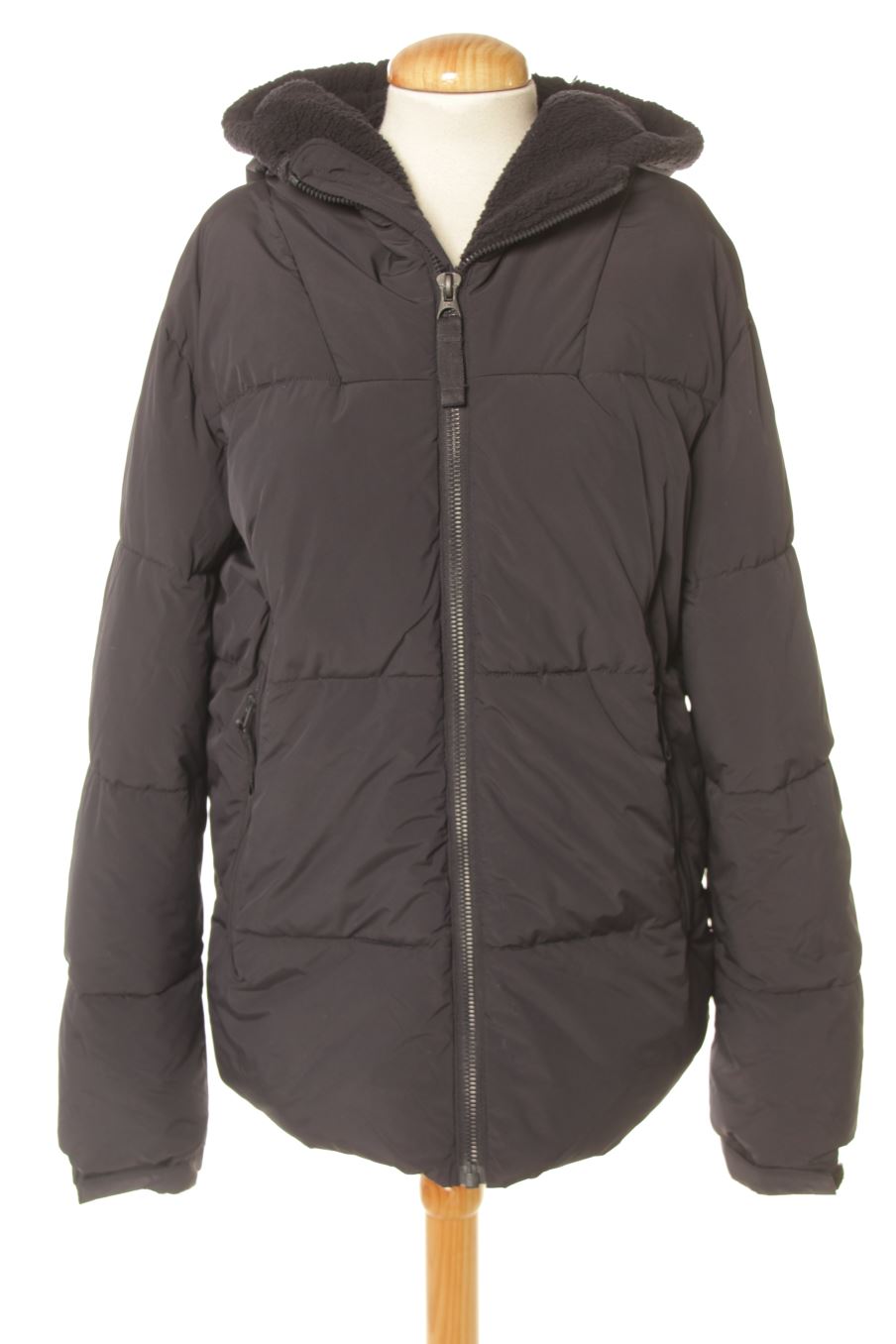 Manteau C&A de la taille M, de couleur bleu marine