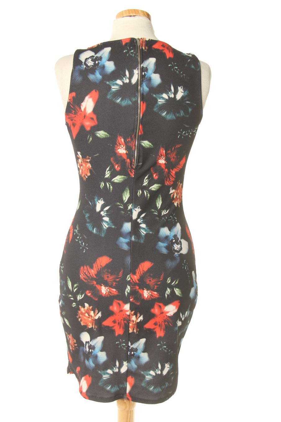 Robe casual Pull & Bear de la taille M, de couleur fleurs