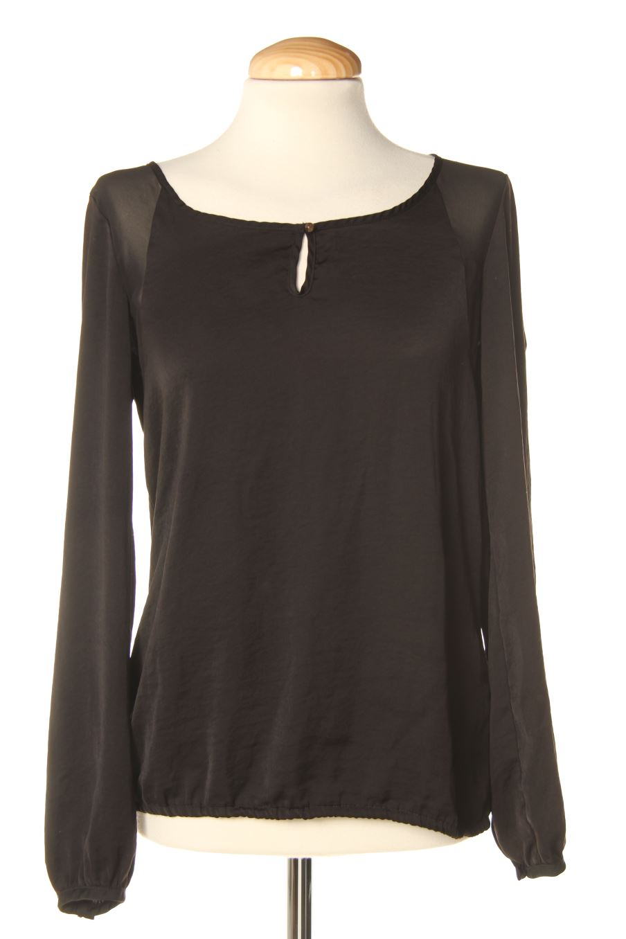 Blouse à manches longues Bershka de la taille S, de couleur noir