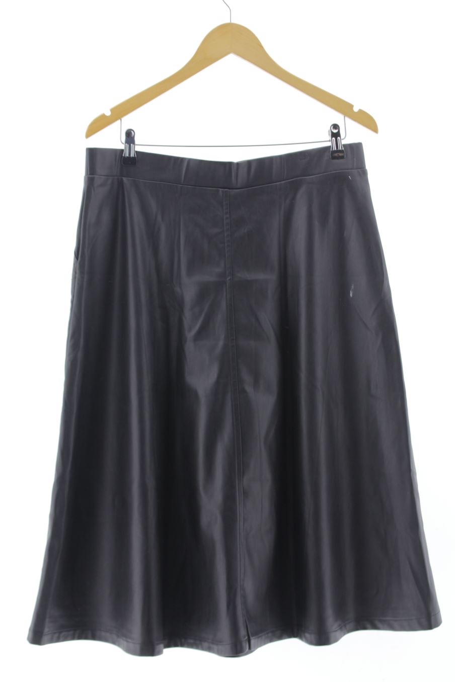 Falda de Cortefiel de la talla L, de color negro de sintético