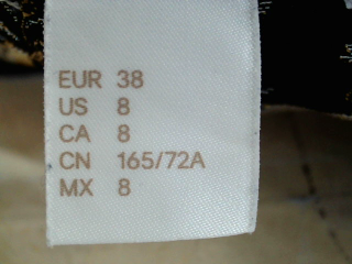 Pantalon H&M de la taille 38, de couleur imprimés