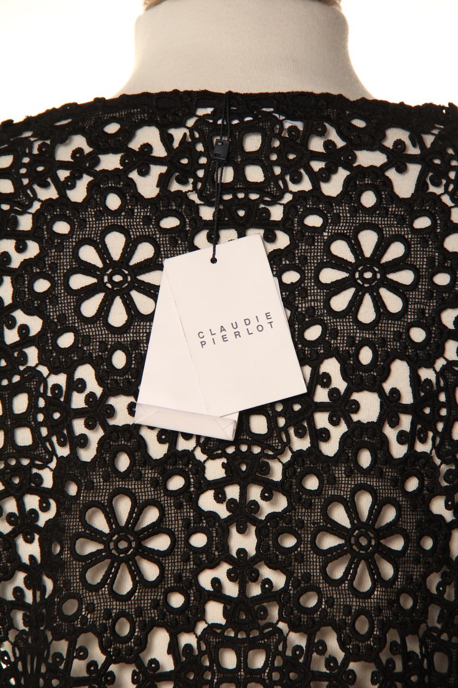 Gilet Claudie Pierlot de la taille 36, de couleur noir