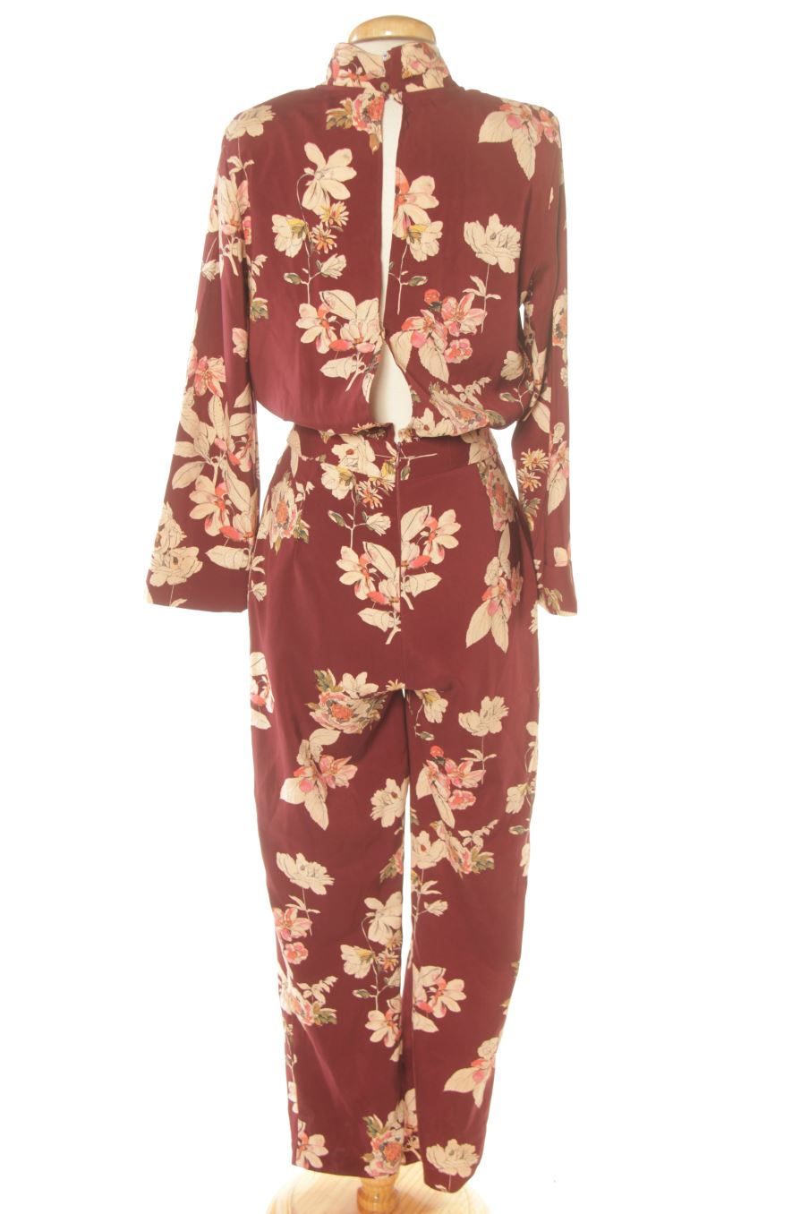 Mono de Zara de la talla XS, de color flores