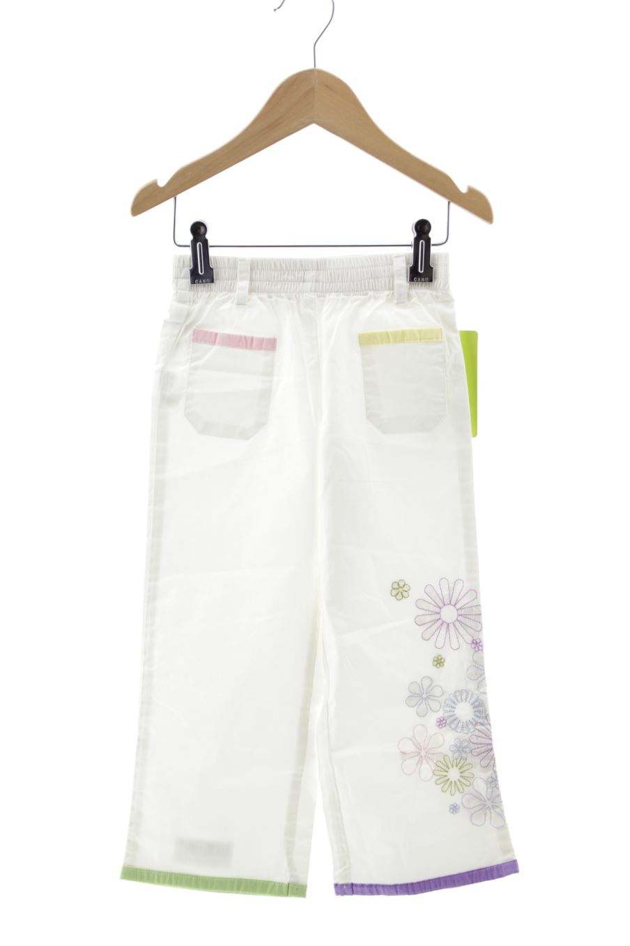 Pantalon AKR Kids de la taille 5 ans avec une étiquette