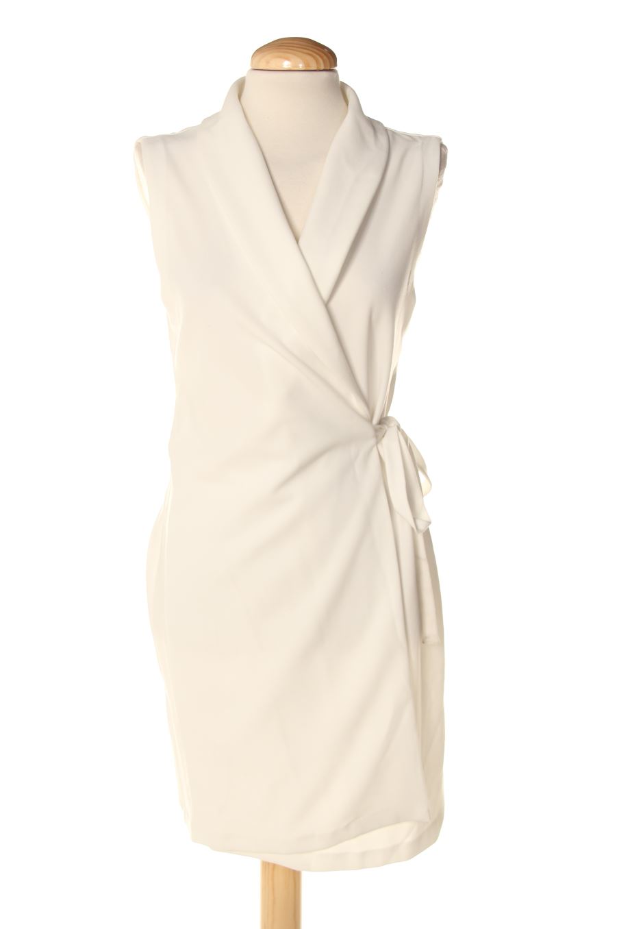 Vestido casual de Zara de la talla L, de color blanco