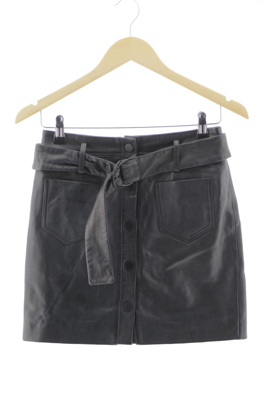 Jupe Mango de la taille S, de couleur noir de cuir et daim