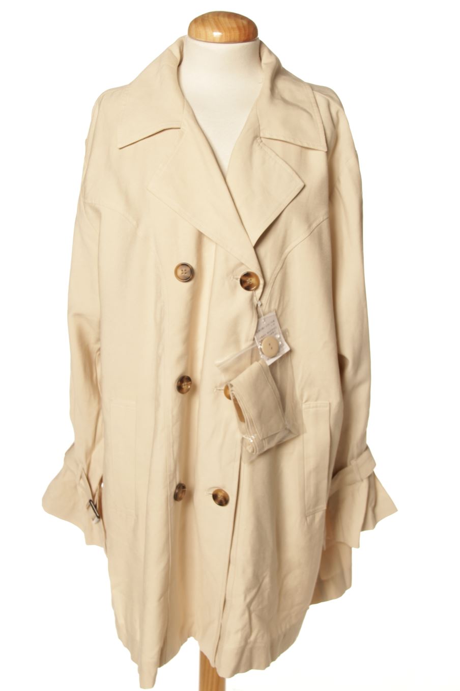 Gabardina de INGNI de la talla XXL, de color beige