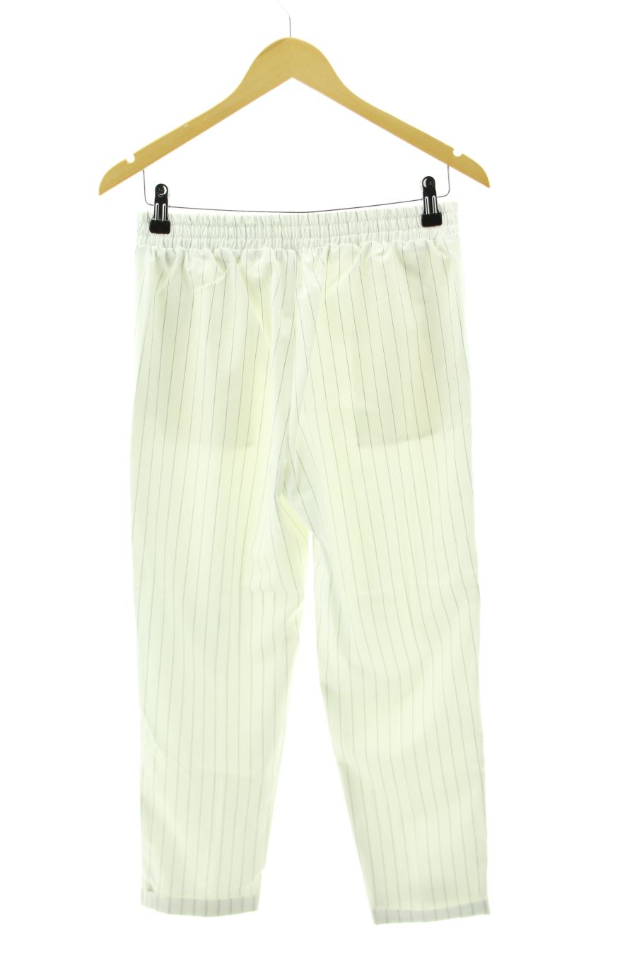 Pantalones de Stradivarius de la talla M, de color blanco