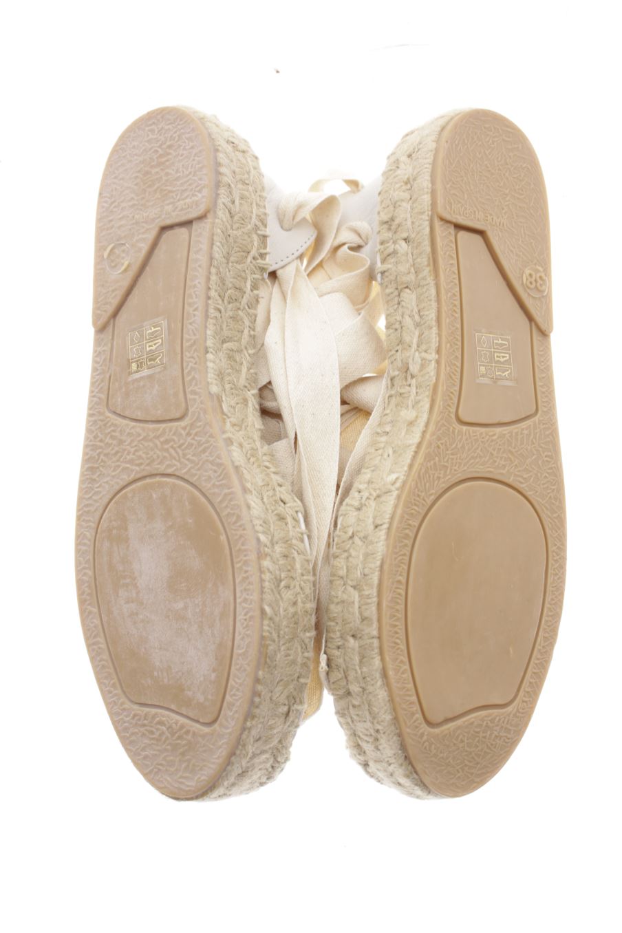 Sandalias planas de muitt Madrid de la talla 38, de color blanco de