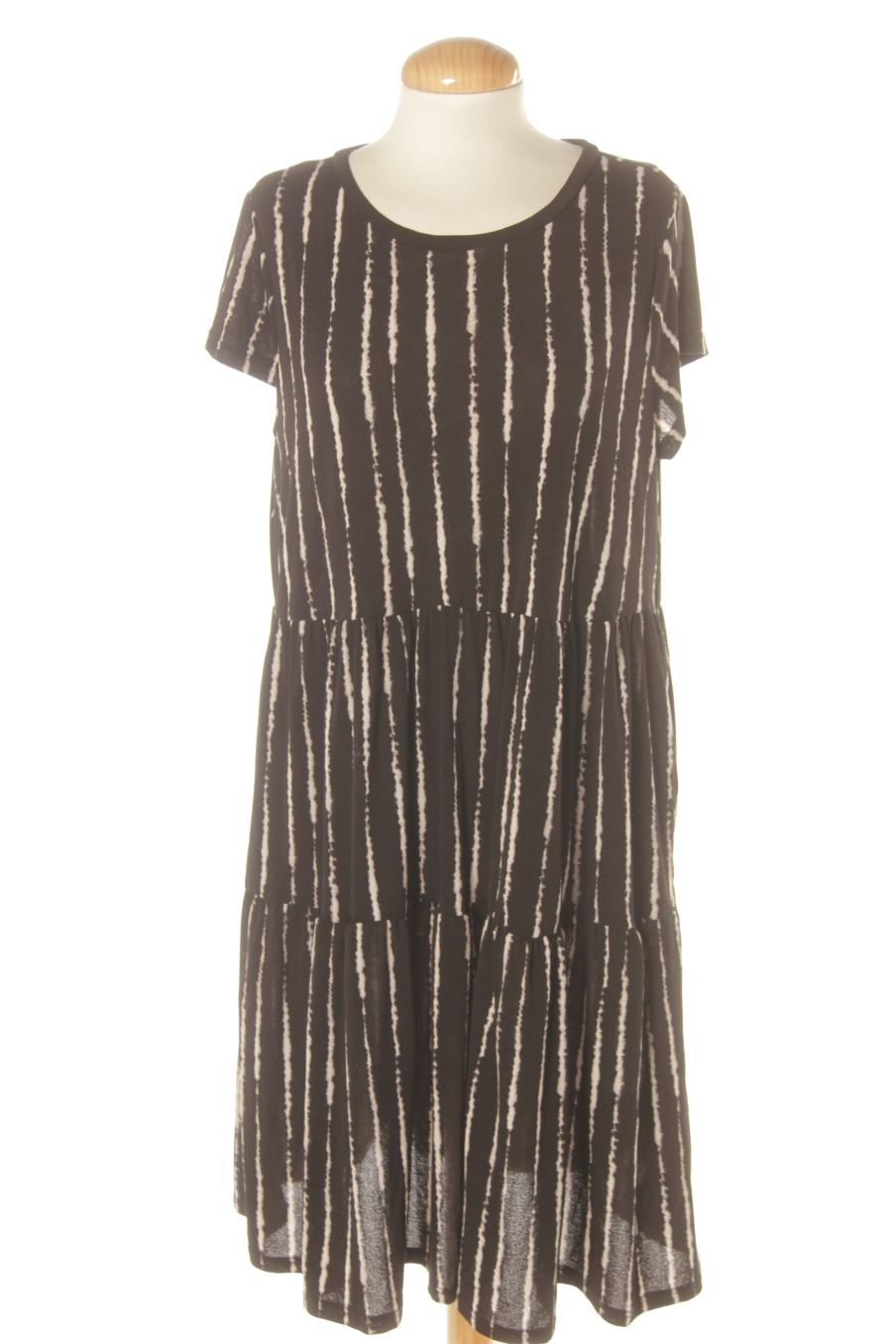 Robe casual LULAROE de la taille S, de couleur rayures