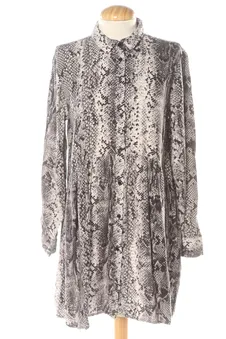Vestido casual L Stradivarius, foto 1 de 2