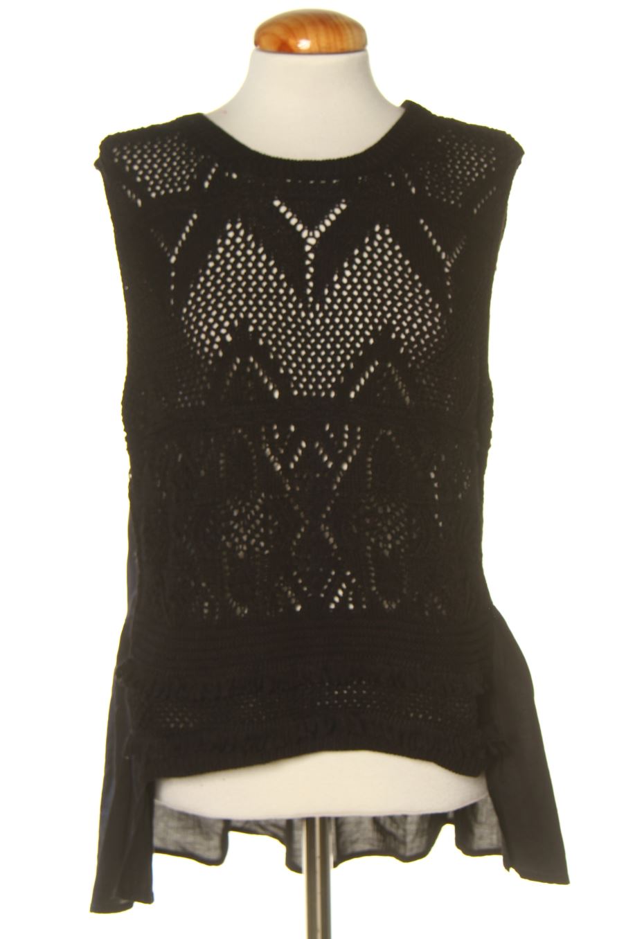 Pull TWINSET de la taille M, de couleur noir