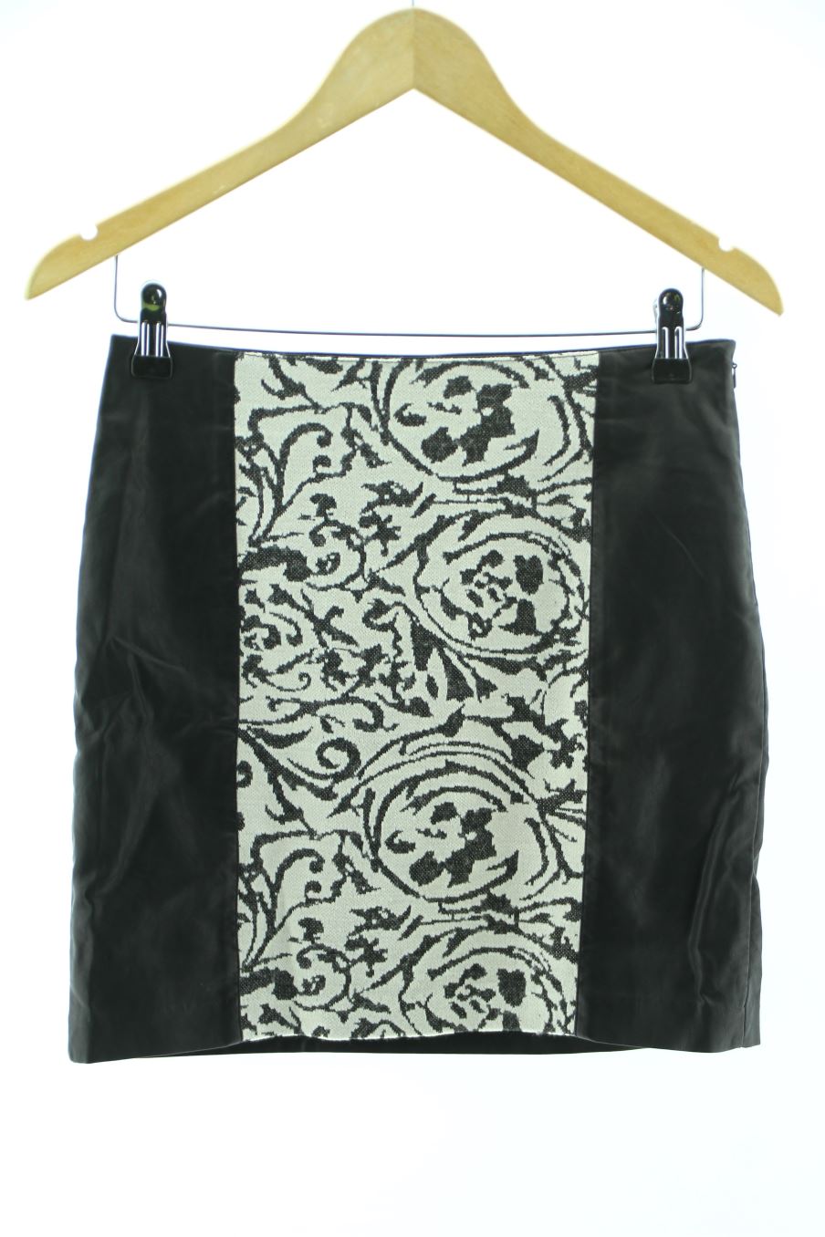 Falda de Promod de la talla 36, de color negro