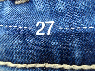 Jeans Levi's de la taille 36, de couleur bleu de denim