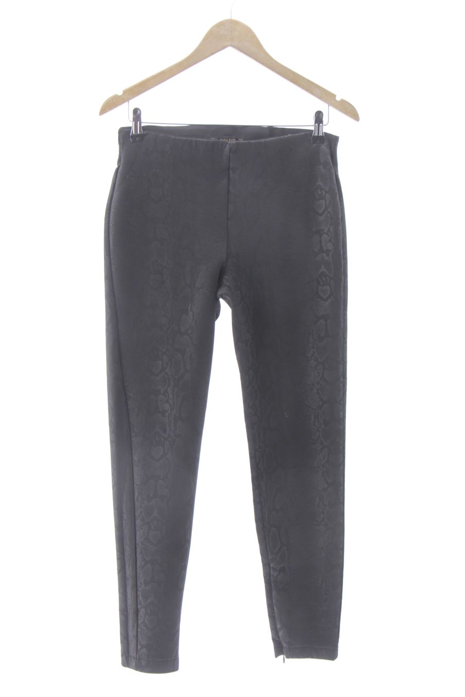 Pantalon Zara de la taille L, de couleur noir