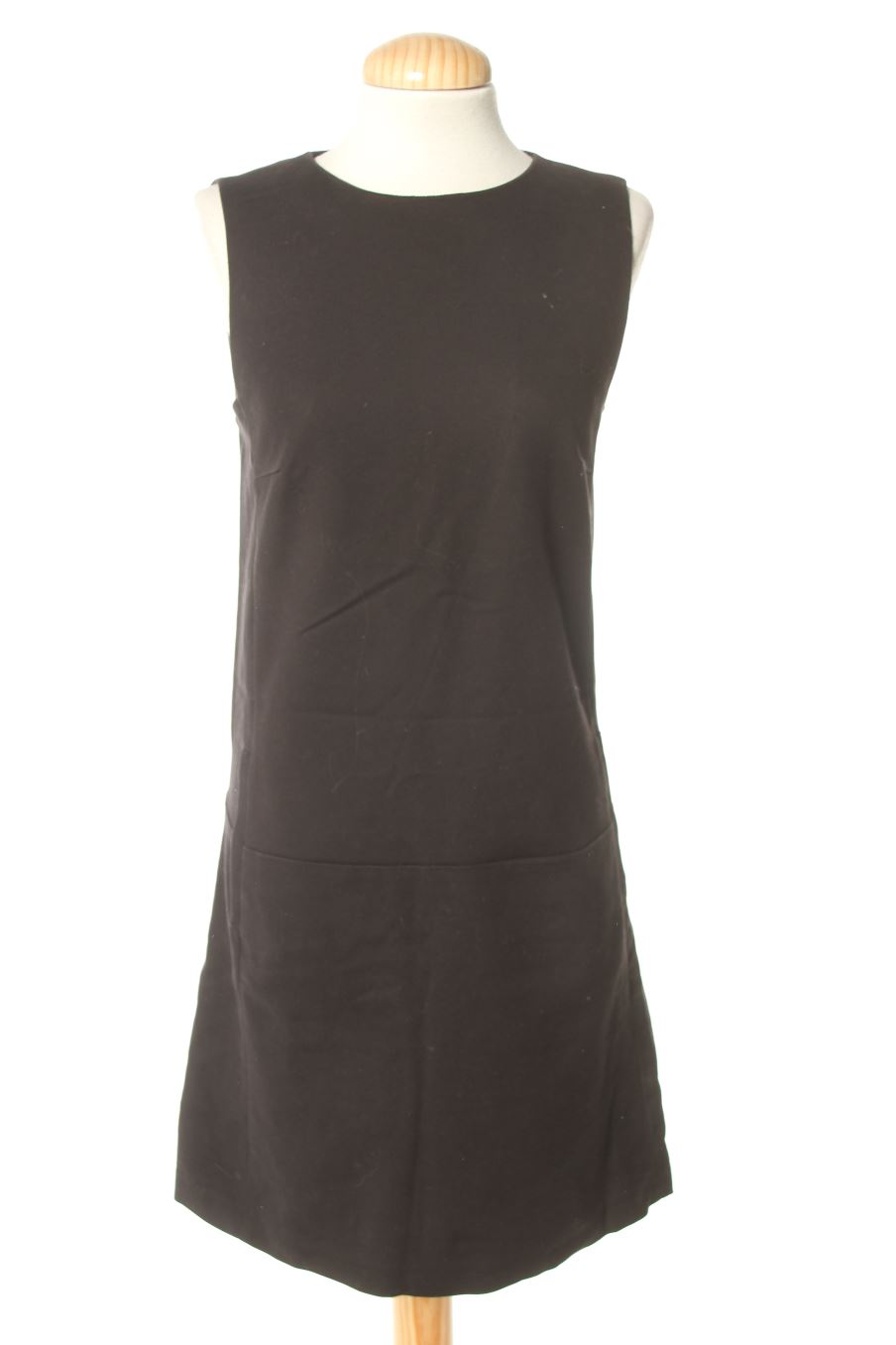 Vestido casual de Zara de la talla S, de color negro